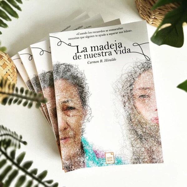 "La madeja de nuestra vida" de Carmen R. Hiraldo, es una historia sobre la búsqueda de la verdad y el perdón. Estrella aprovecha unas vacaciones en la casa de su abuela en la sierra para intentar encontrar alguna pista sobre su pasado, ya que es adoptada y no tiene recuerdos de su primeros años de vida en los Urales. Pero al sumergirse en los armarios y baúles de aquella vieja casa se topará con unas cartas que revelan un pasado secreto y trágico, un amor quebrantado y un drama que afectará de manera determinante a su madre, a su abuela y a ella misma. Ya disponible online o pídelo en tu librería. libros books novela leer escribir